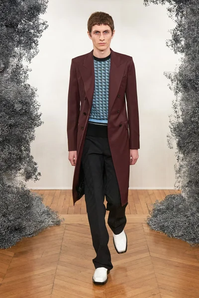 Look 12
